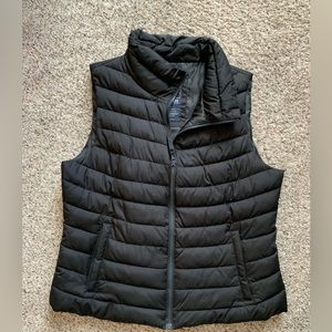 Black puffer size L Gap vest